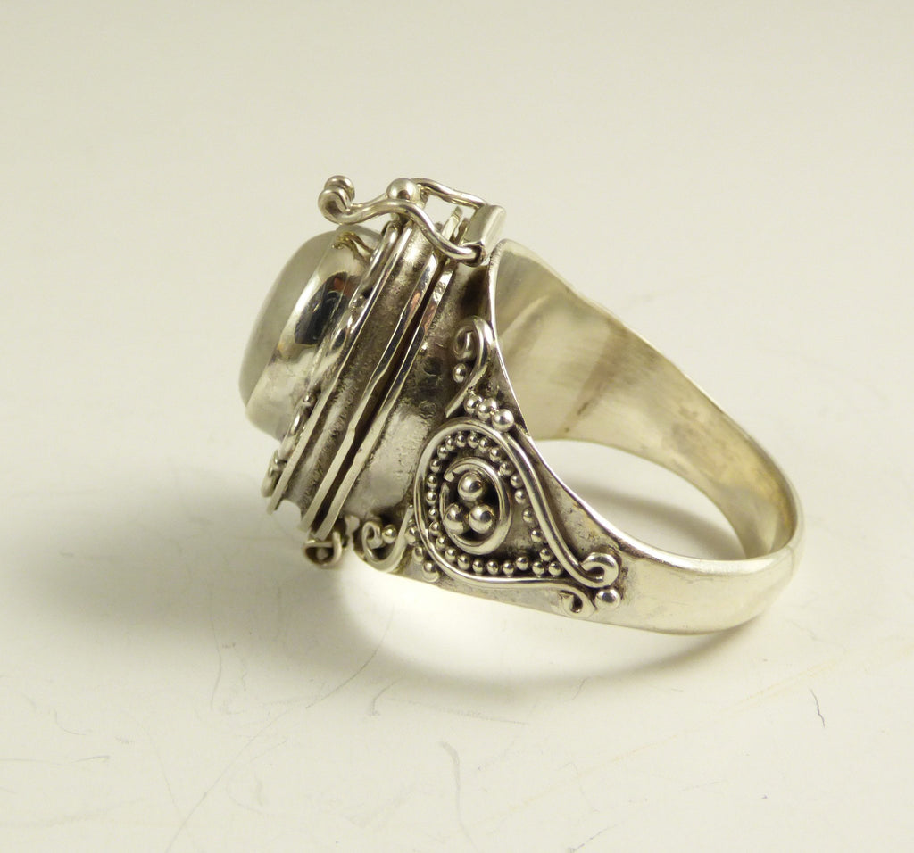 Balinese Poison Rainbow Moonstone Sterling Silver Ring - Vintage Lane Jewelry