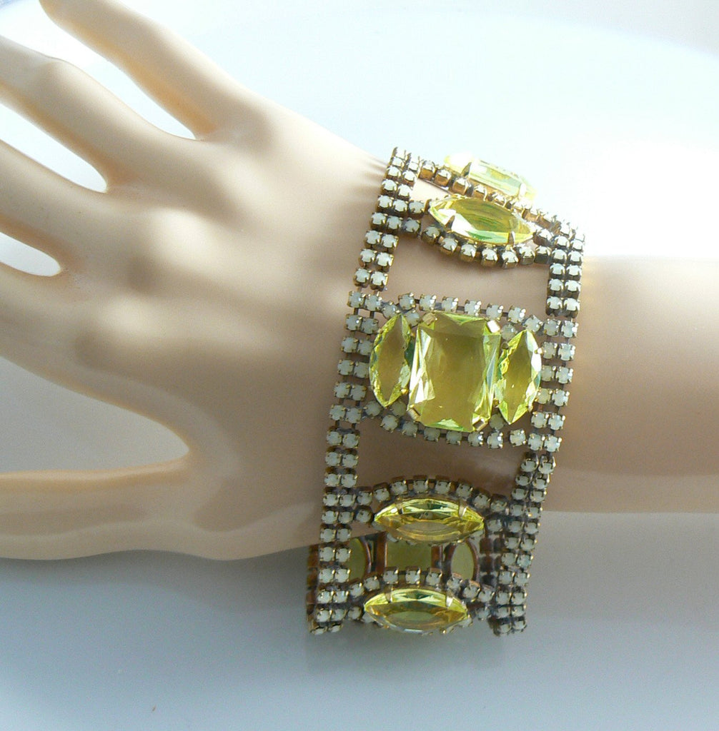 Czech Vaseline Uranium Glass Bracelet