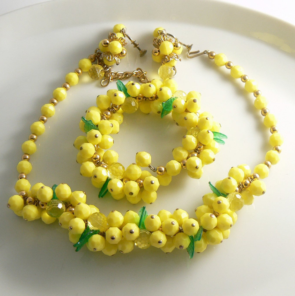 Vintage Chunky Yellow Lucite Bead And Green Leaf Parure