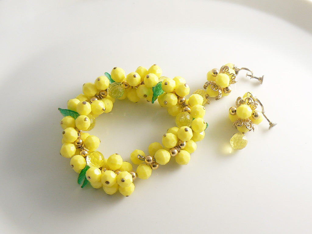 Vintage Chunky Yellow Lucite Bead And Green Leaf Parure - Vintage Lane Jewelry