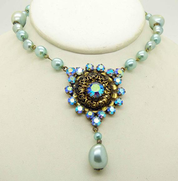 ネックレス・ペンダント [NIRO] TURQUOiSE BLUE POiNT MOTHER OF PEARL NECKLACE #109 Pear Swiss Blue Topaz and Created White Sapphire Halo