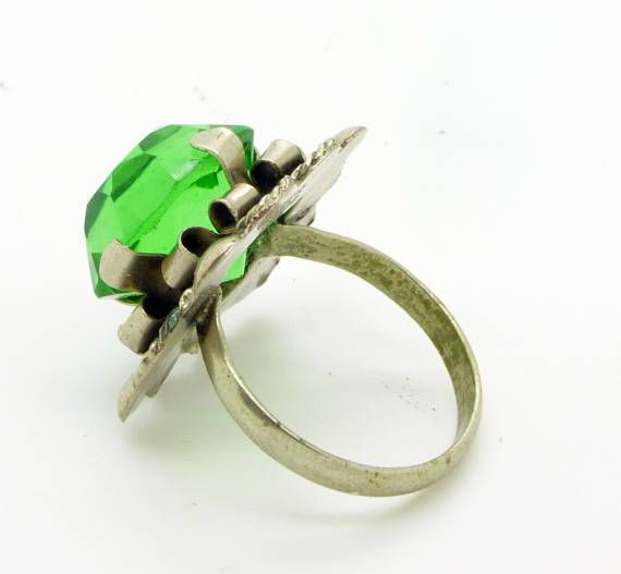 Vintage Mexican Emerald Glass Sterling Silver 925, Ring Size 7 - Vintage Lane Jewelry