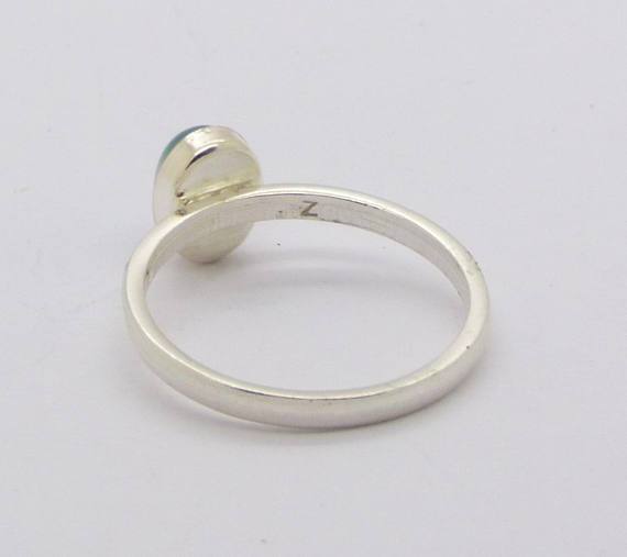 8x6mm Oval Mood Ring Sterling Silver Minimalist, Size 8 - Vintage Lane Jewelry