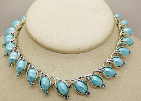 Vintage Lisner Sky Blue Thermoset Rhinestone Parure, Necklace, Bracelet and Earrings - Vintage Lane Jewelry