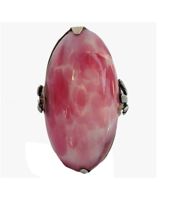 Vintage Art Deco Rhodium Plated Mottled Pink Czech Glass Stone Ring - Vintage Lane Jewelry