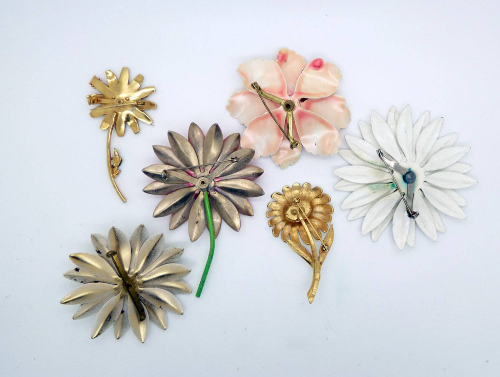 Vintage Assorted Enamel Daisy Flower Pins, 6 Pins - Vintage Lane Jewelry