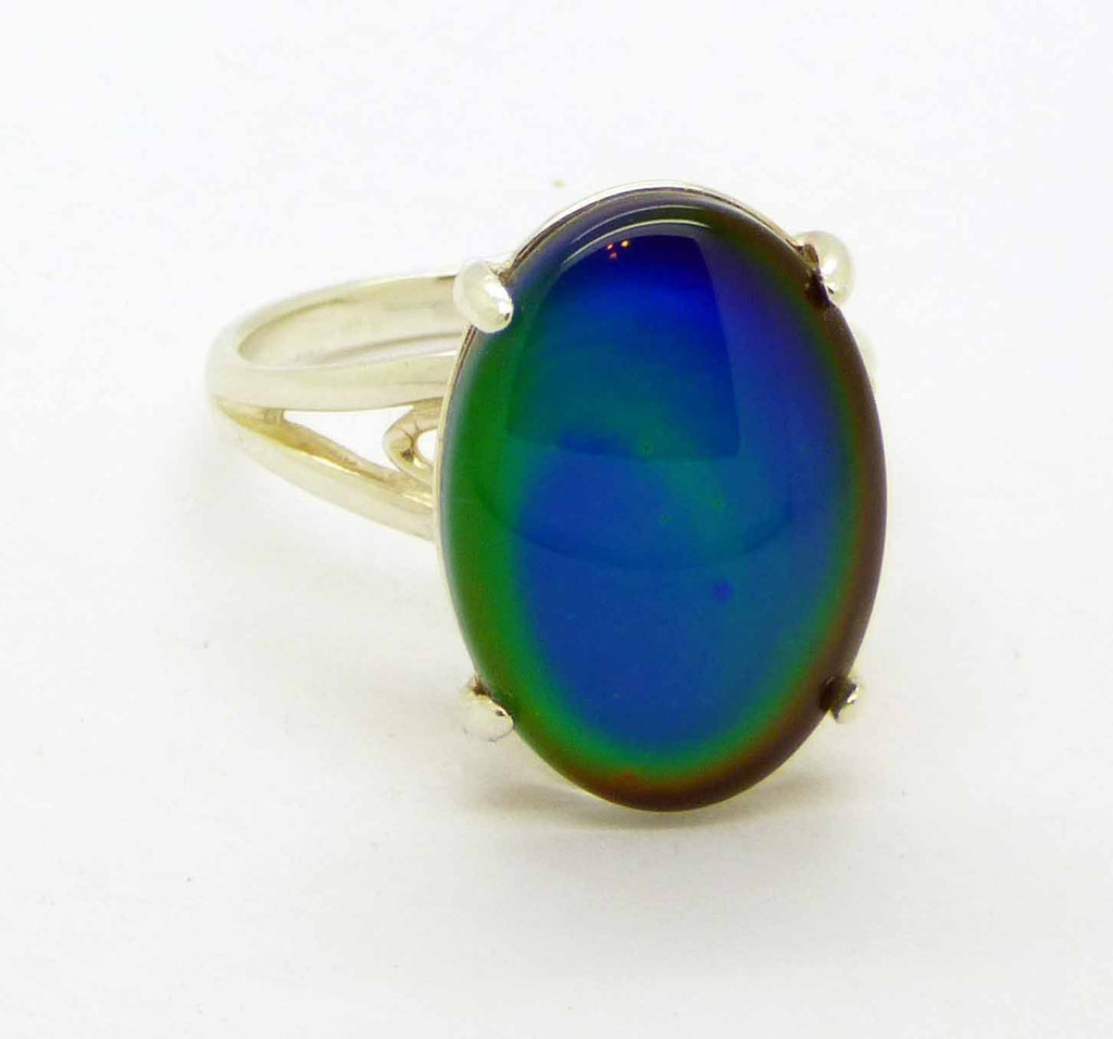 Liquid Crystal Glass Sterling Silver Oval Mood Ring, Size 7 - Vintage Lane Jewelry