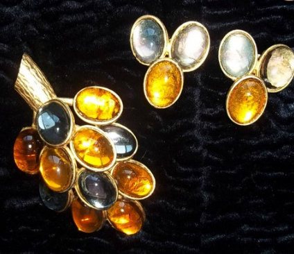 Van S. Authentics Glass Grape Cluster Demi Parure - Vintage Lane Jewelry