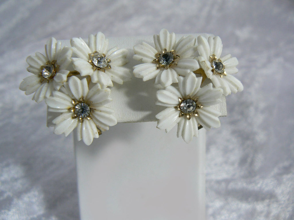 Coro White 3 Flower Plastic Earrings - Vintage Lane Jewelry