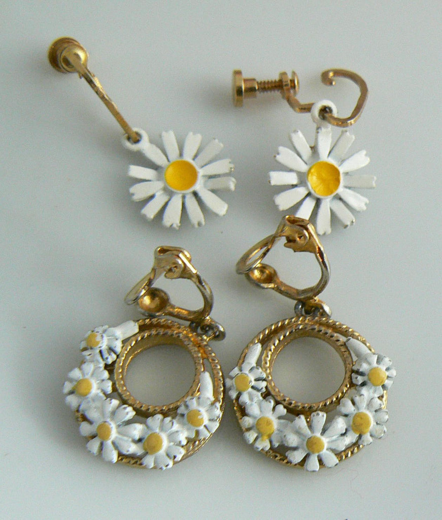 2 Pair Vintage Enamel Daisy Earrings - Vintage Lane Jewelry