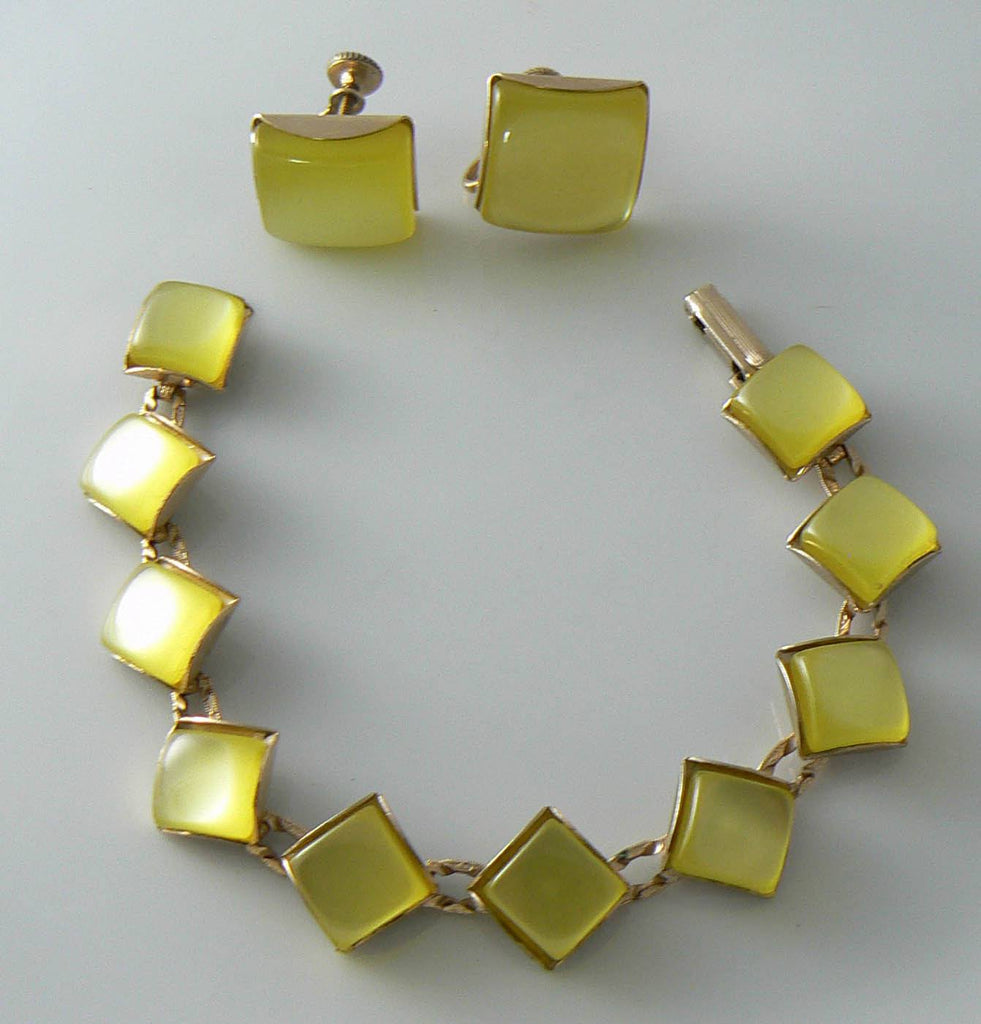 Thermoset Yellow Bracelet With Matching Screw Back Earring - Vintage Lane Jewelry