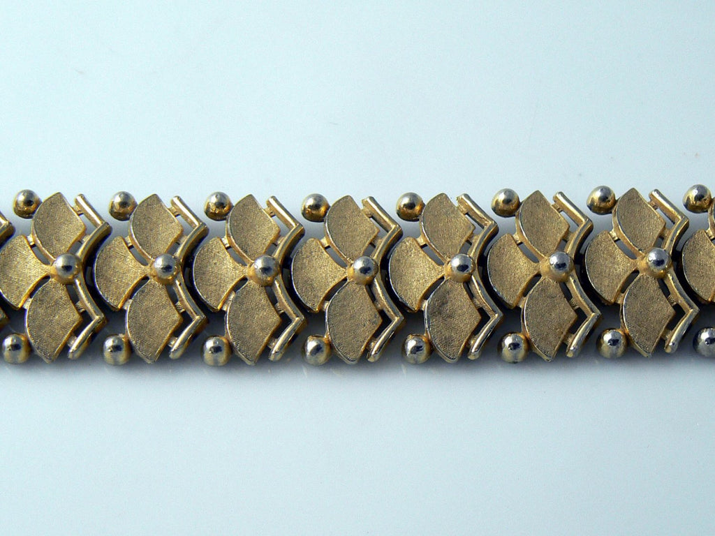 Trifari Vintage Gold Tone Ornate Bracelet - Vintage Lane Jewelry