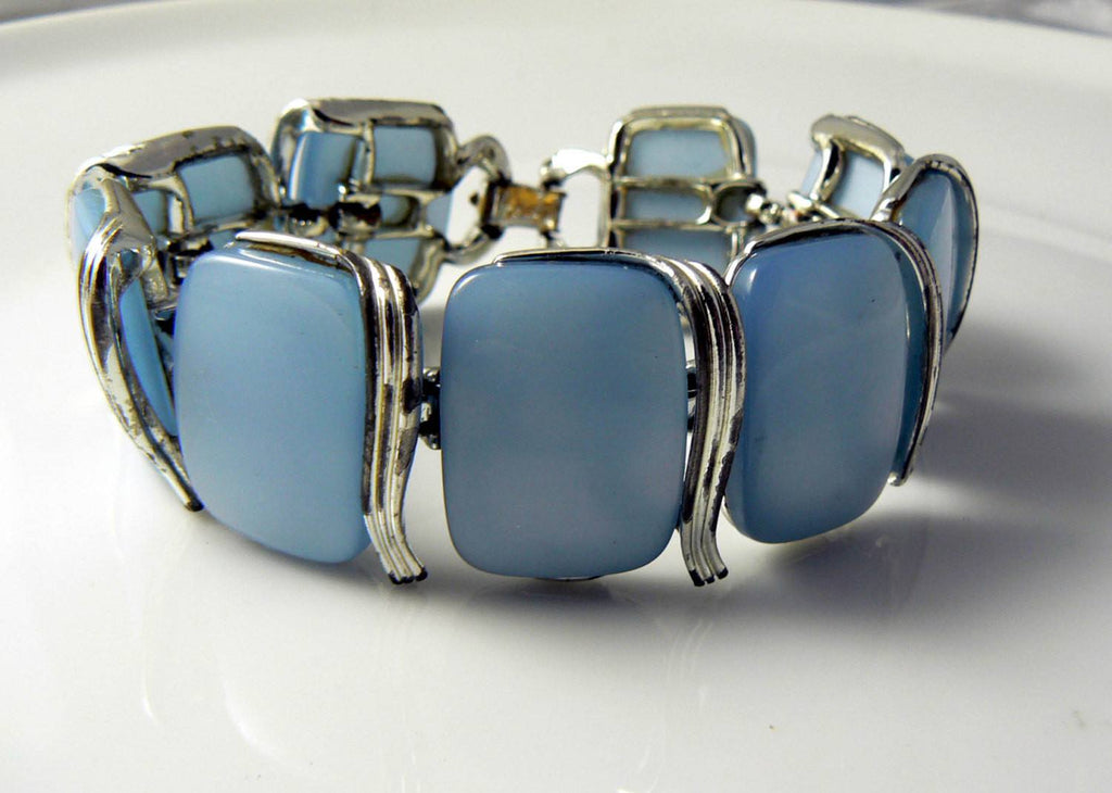 Lisner Blue Moonglow Thermoset Chunky Bracelet - Vintage Lane Jewelry