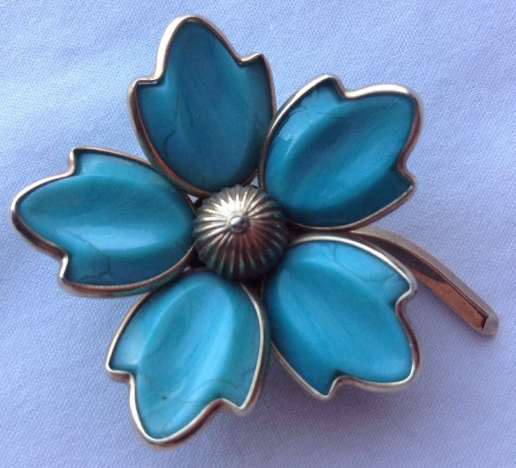 Vintage Crown Trifari Signed Turquoise Molded Dogwood Flower Brooch - Vintage Lane Jewelry