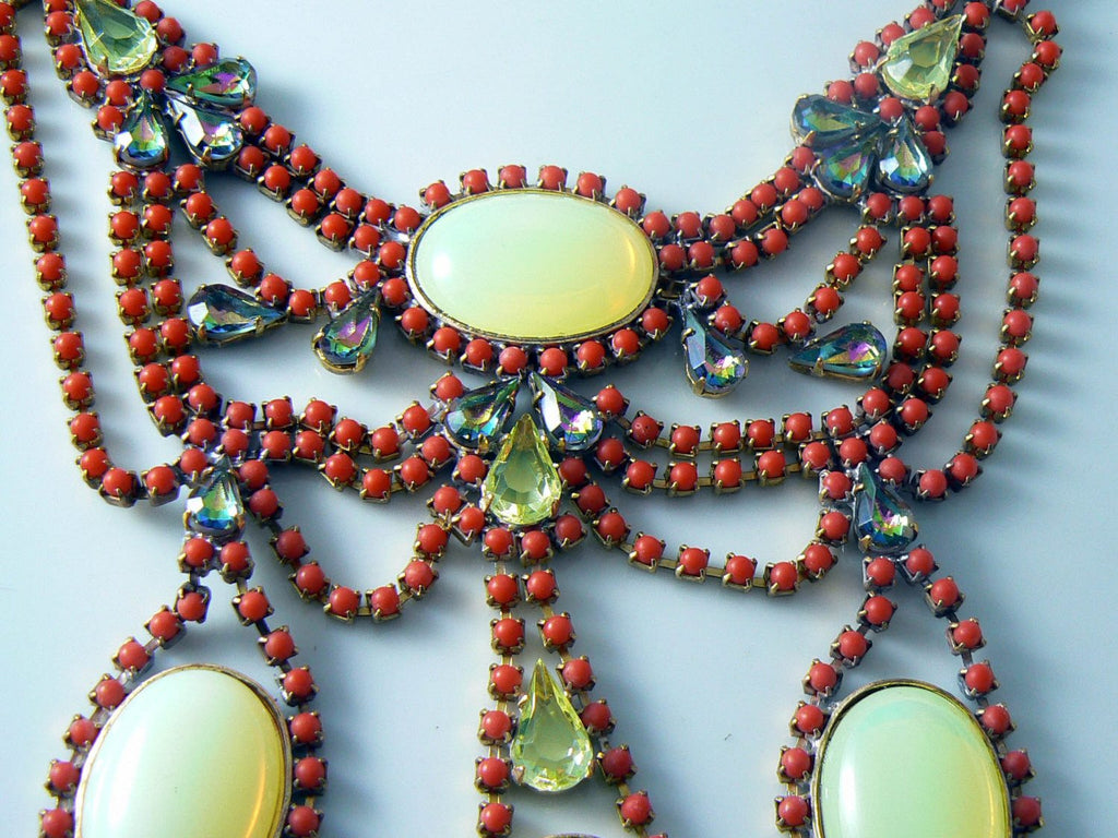 Unique Czech Glass Vaseline Uranium Glass Necklace - Vintage Lane Jewelry