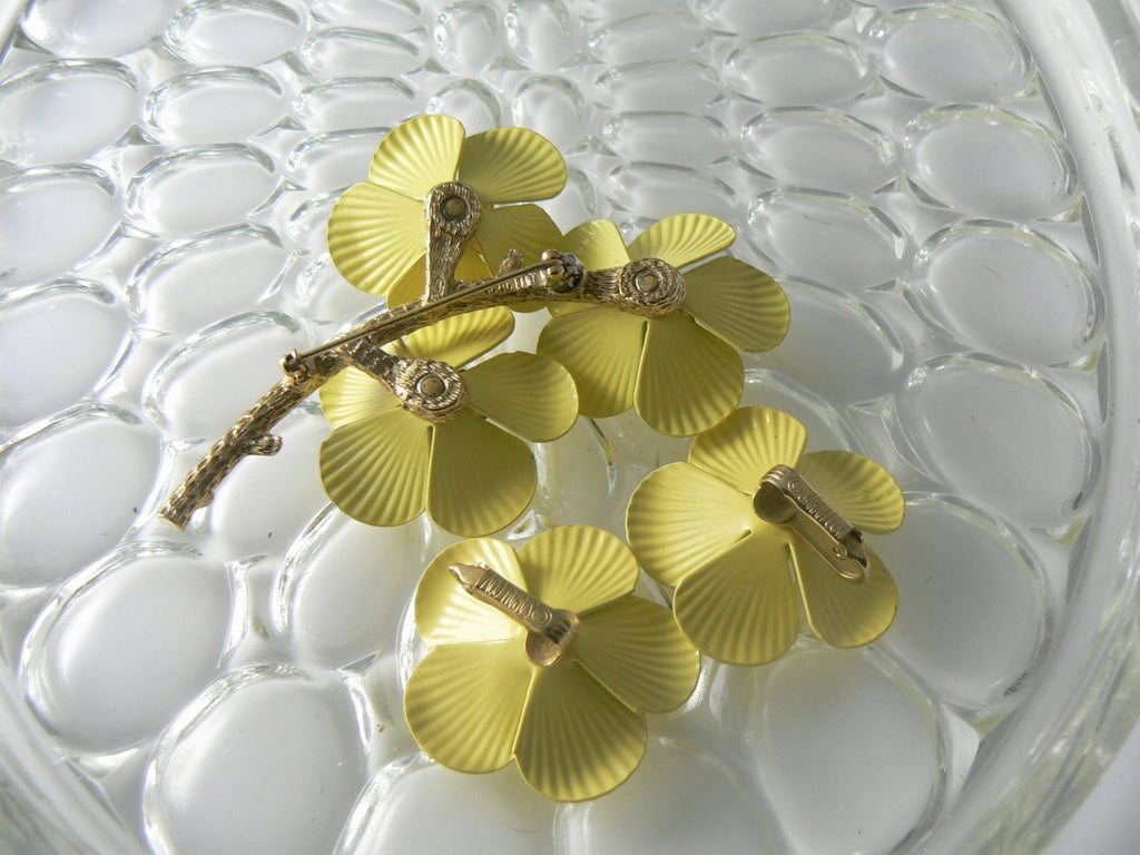 Sarah Coventry Yellow Primrose Flower Demi Parure - Vintage Lane Jewelry