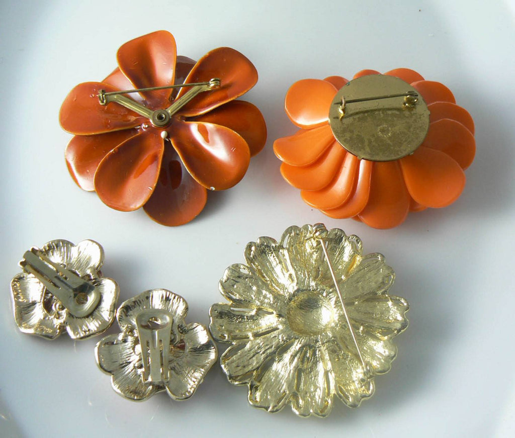 Shades Of Orange Flower Pin Lot - Vintage Lane Jewelry
