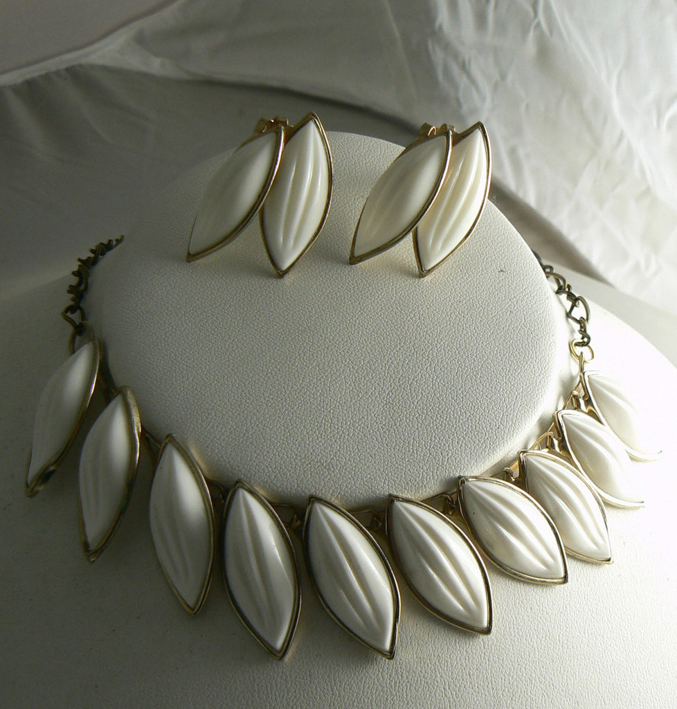 Vintage White Plastic Necklace And Earring Set - Vintage Lane Jewelry