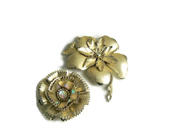 Vintage Gold Flowers Pins and Earrings Lot - Vintage Lane Jewelry