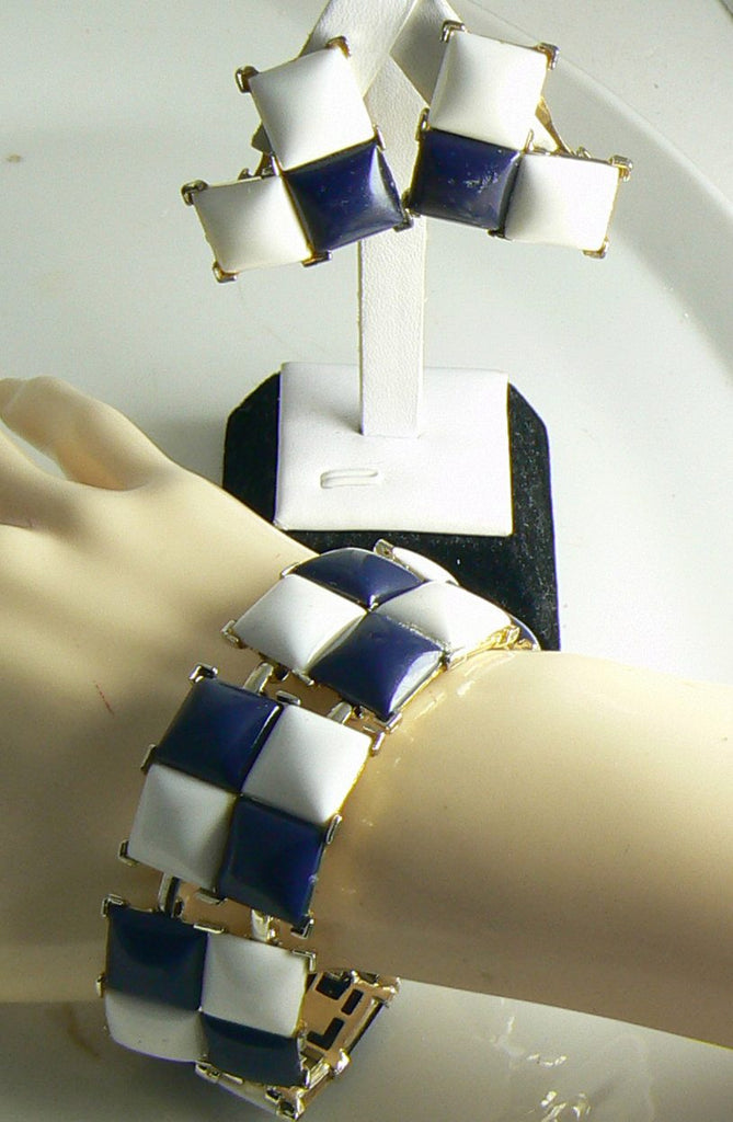 Vintage Kramer of New York Navy Blue and White thermoset Necklace, Bracelet and Clip Earrings - Vintage Lane Jewelry