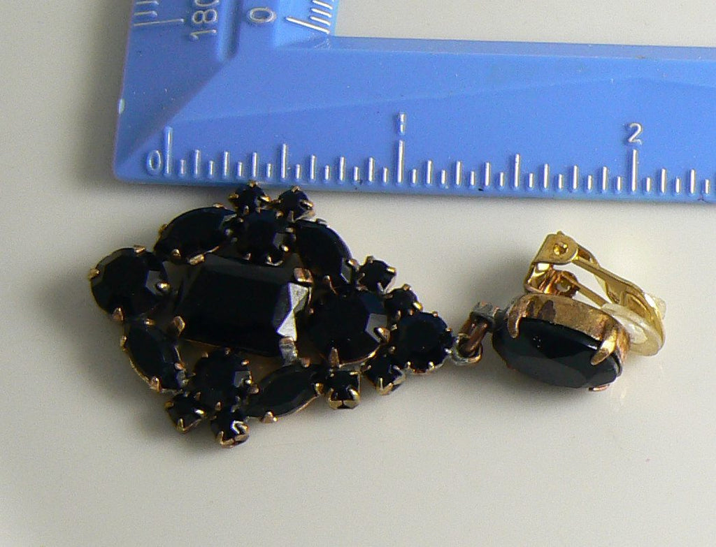 Black Glass Stone Clip Earrings - Vintage Lane Jewelry