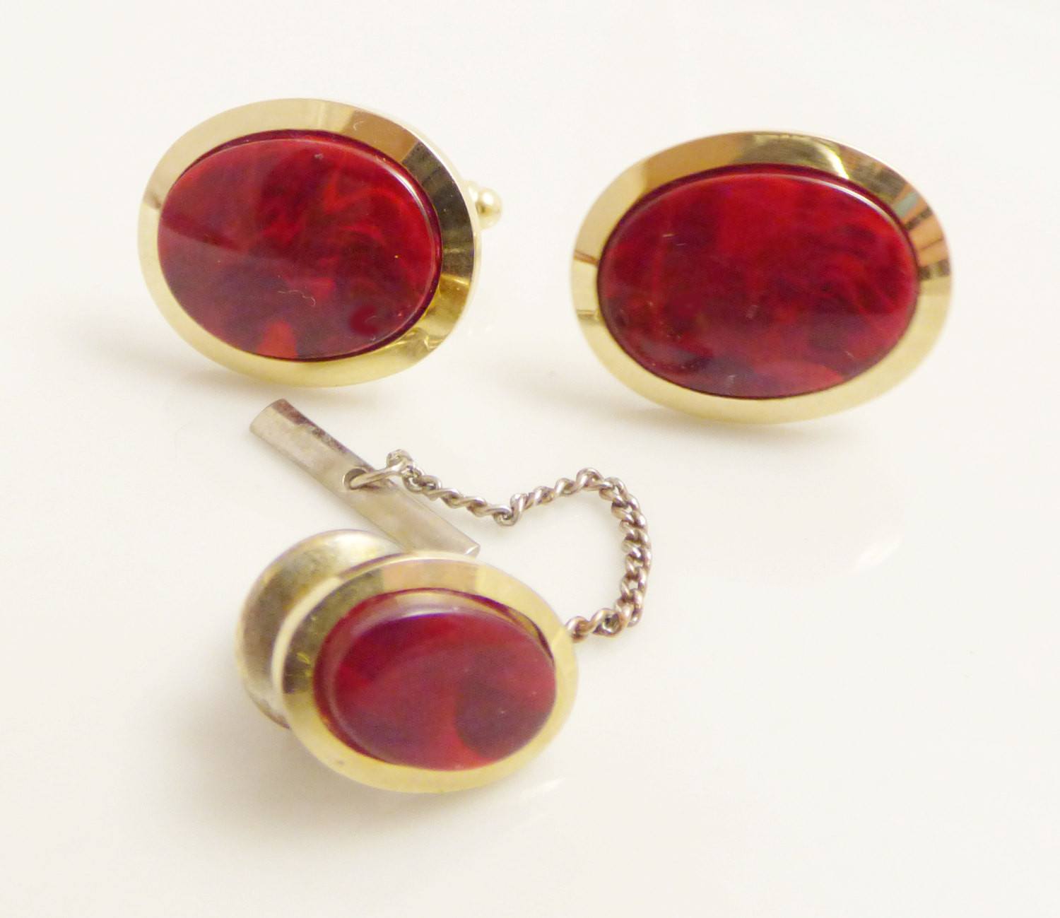 Vintage Anson gold tone Red Marbleized Stone Cufflinks and Tie Tack Set