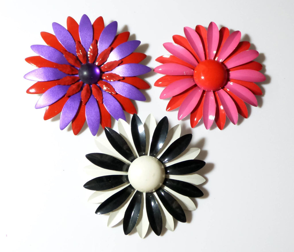 Colorful Vintage Enamel Daisy Flowers Lot - Vintage Lane Jewelry