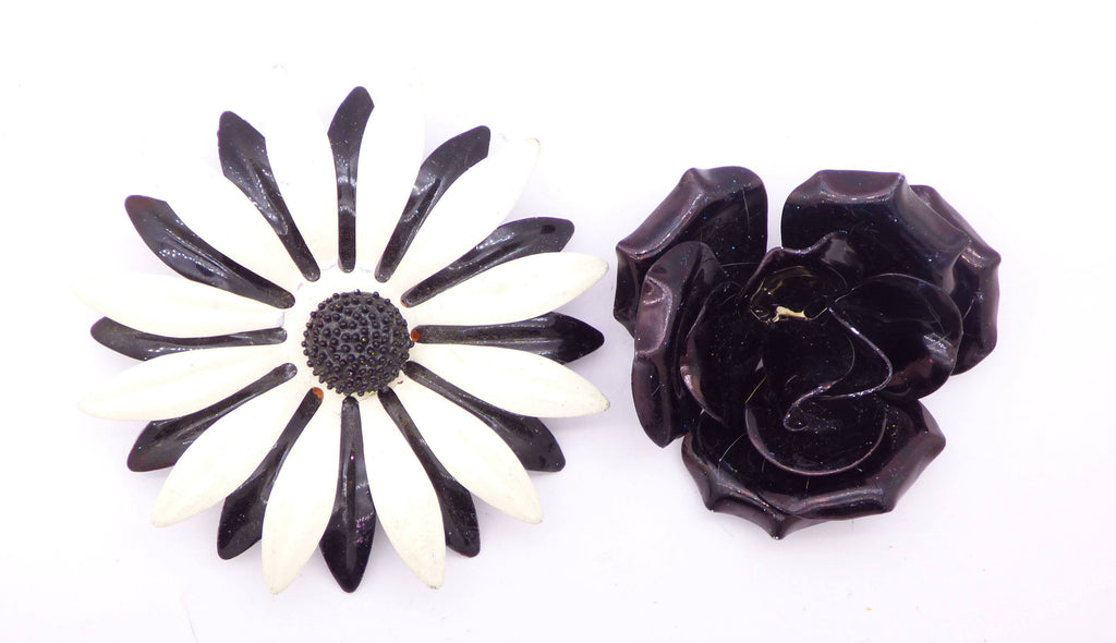 Black and White Flowers Enamel Flower Lot - Vintage Lane Jewelry