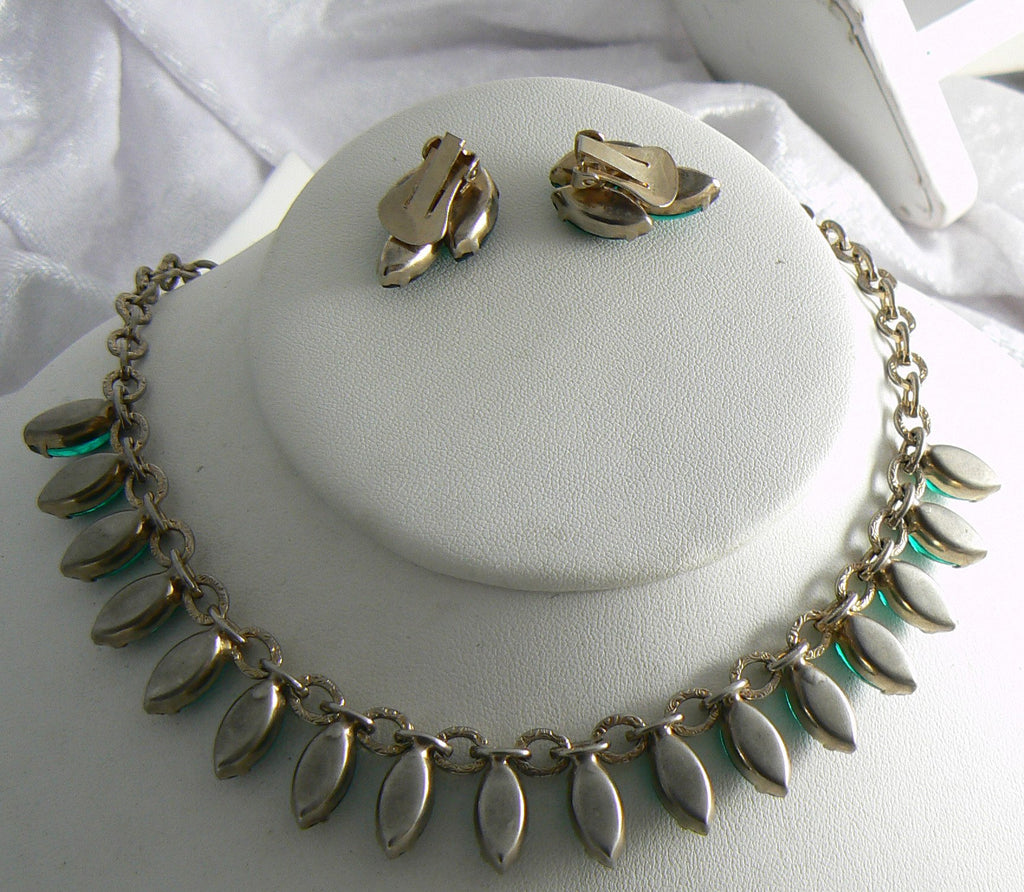 Vintage Emerald Green Cabochon Necklace And Clip Back Earring Set - Vintage Lane Jewelry