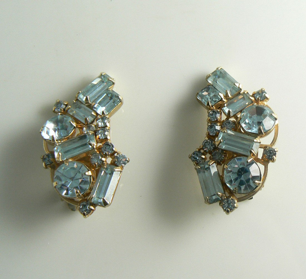 Kramer alexandrite rhinestone clip earrings lavender blue - Vintage Lane Jewelry